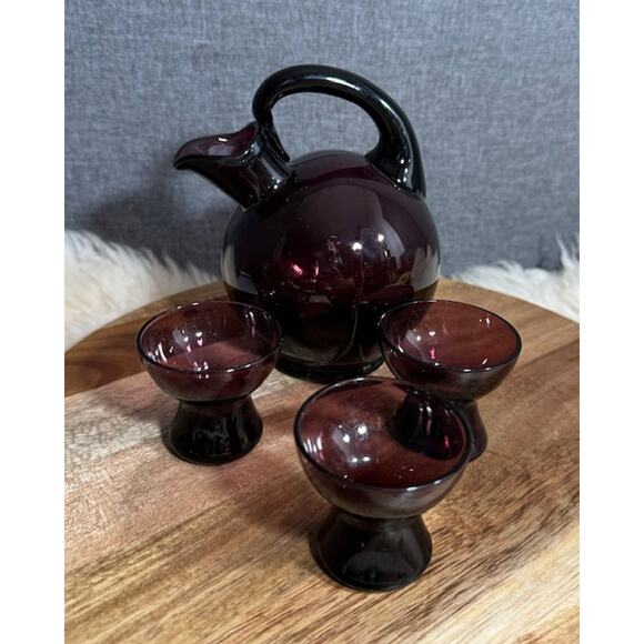 Vintage Cambridge Decanter with Three Cordial Glasses - Picture 1 of 6